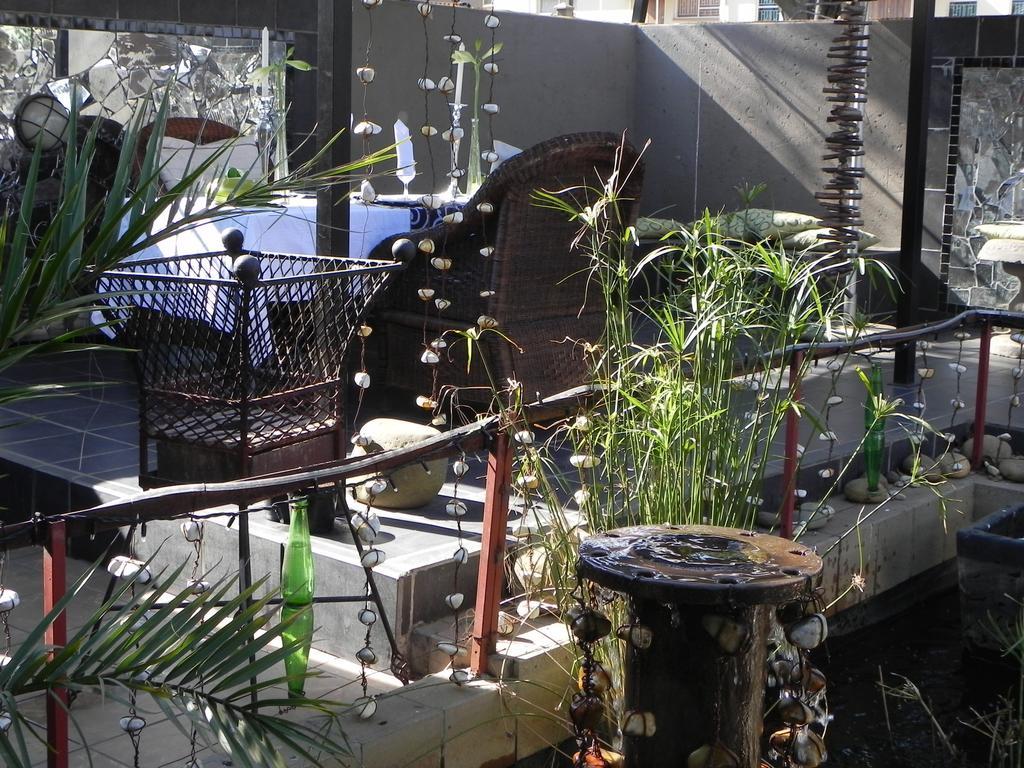 44 On Ennis Guest Lodge And Restaurant - No Load Sheddding Ermelo Exteriör bild